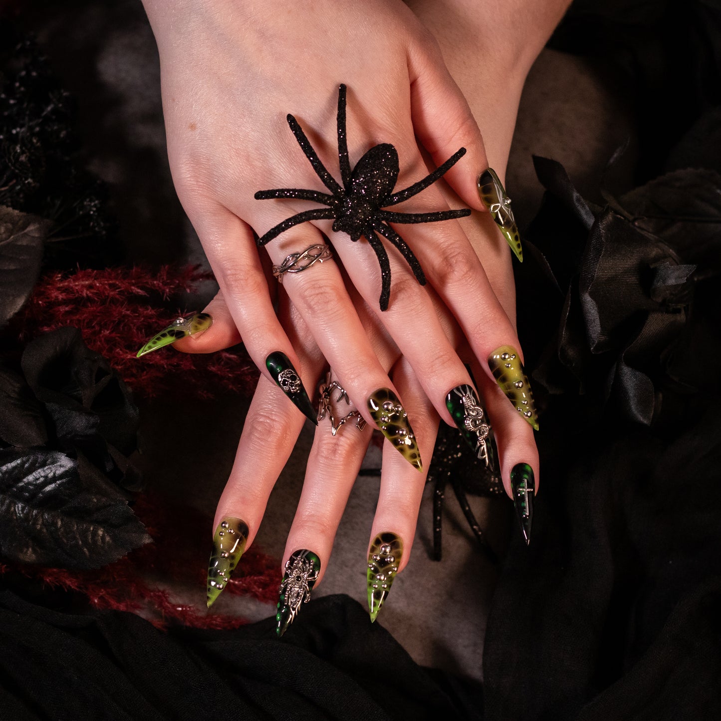 THANK YOU FOR THE VENOM - NAIL SET